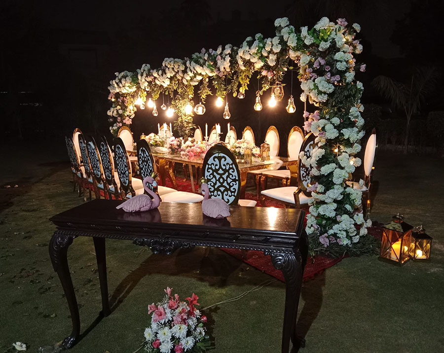 Mahnum Dinner Table Styling